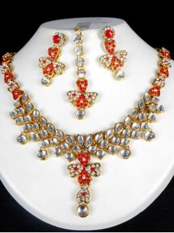 Kundan Jewelry Set